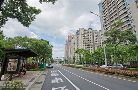 住大馬路旁|門口有公車、捷運站好方便！三大缺點看完還敢住大馬。